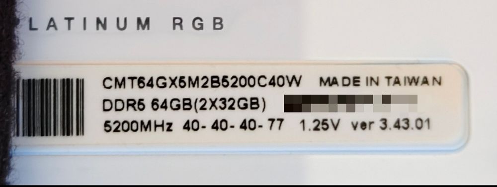 Vând kit memorie RAM Corsair Dominator Platinum RGB White 2x32GB 64GB