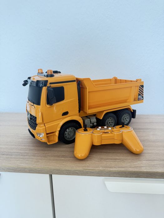 Голям самосвал/камион с дистанционно управление, Mercedes Benz Arocs, мащаб  1:20