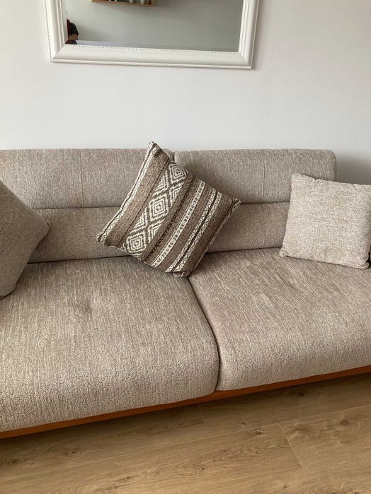 Разтегателен диван