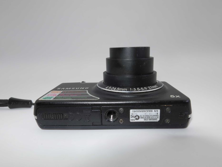 Samsung ST65 ултра компактен цифров фотоапарат, черна дигитална камера, в отлично състояние, пълен комплект, работи супер.