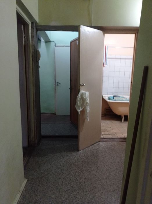 Продаю свою 2/4/9 на Себзаре без ремонта. Ор-р Ганга. У дороги. 67300
