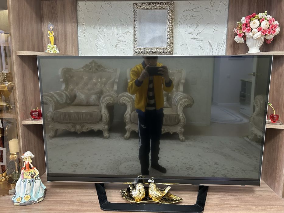 Продам телевизор 95 на 55 LG