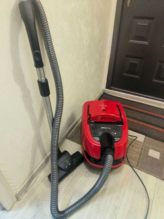 Моющий пылесос Bosch Aqua Wash & Clean