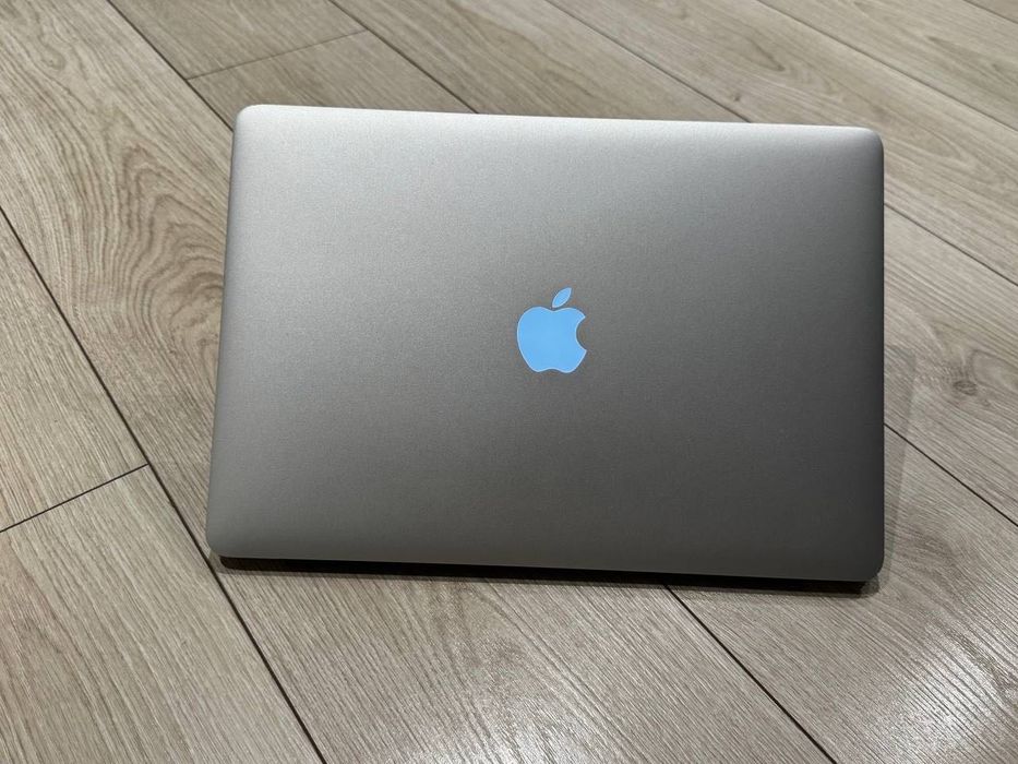 Vând MacBook PRO Retina 15, i7 2,2 GHz, 16 GB RAM