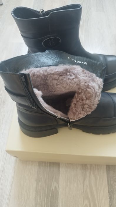 Продам ботинки зимние