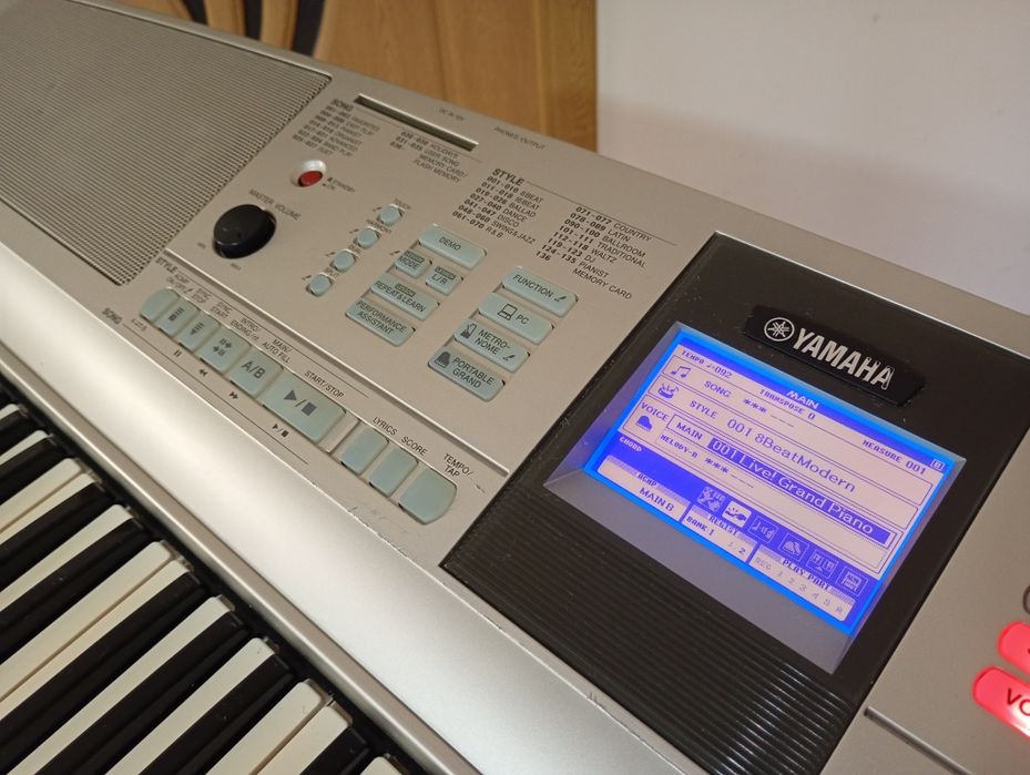 YAMAHA DGX-305 usb card memorie pian digital orga