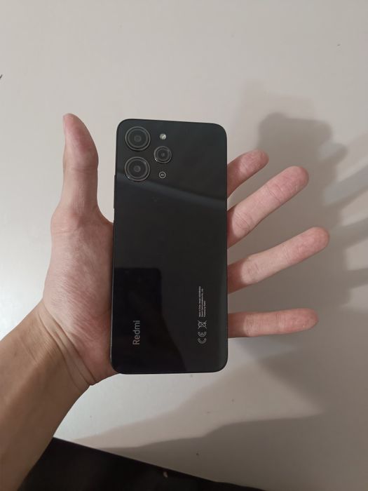 Xiaomi Redmi 12 с чехлом