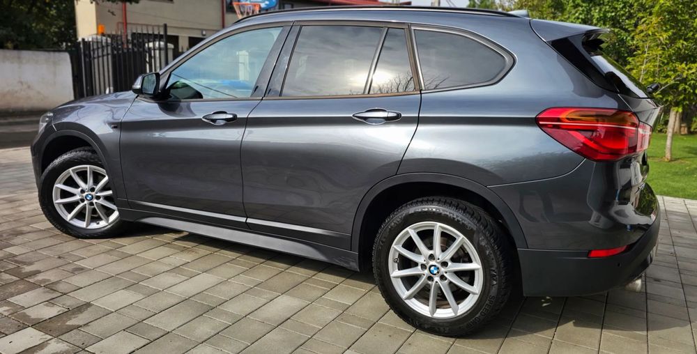 BMW X1 Masina functioneaza perfect, toate reviziile au fost facute la BMW