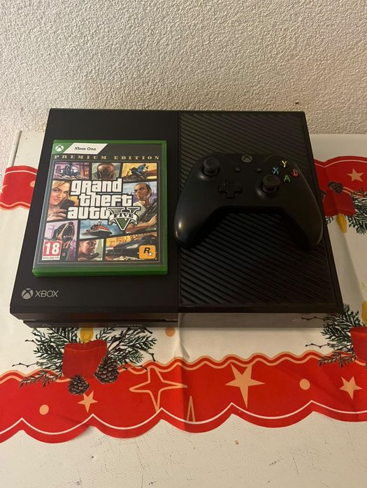 Vând Xbox, plus un joc gt 5