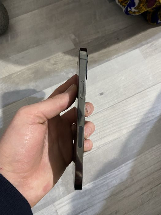 Продам Айфон 12 pro