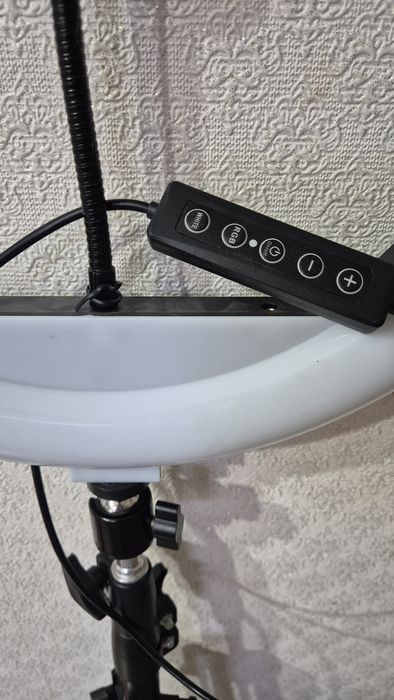 Кольцевая лампа d 33 см.