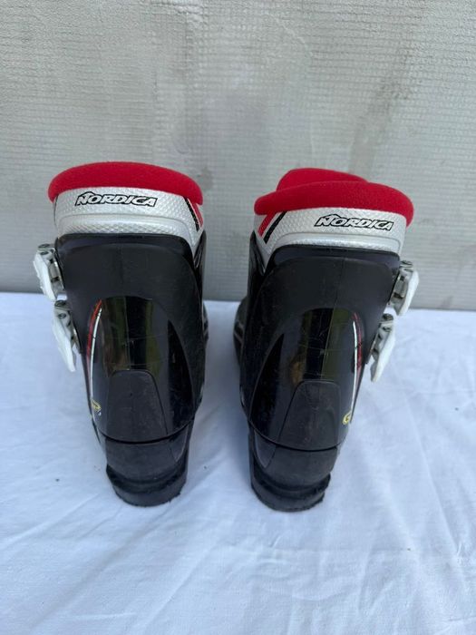 Clapari ski schi Nordica GP marime Eur:34 Mondo:21,5