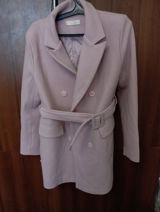 Продаю стильное женское пальто