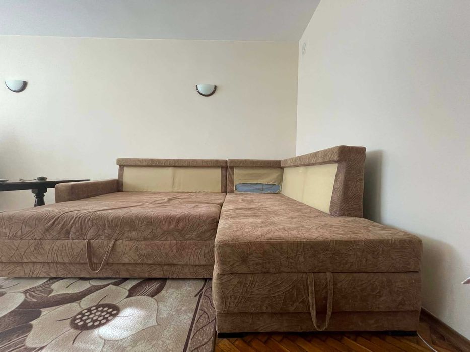 Ъглов диван за хол