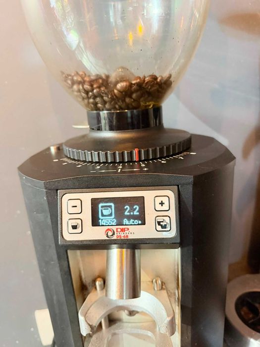 Espressor La Spaziale S2 + râșniță profesională – setup complet cafenea