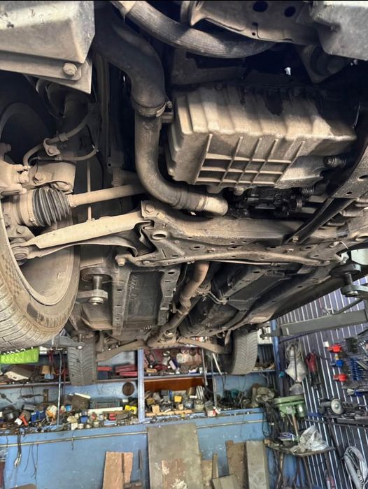 Vând jeep cheroke și Ford tranzit