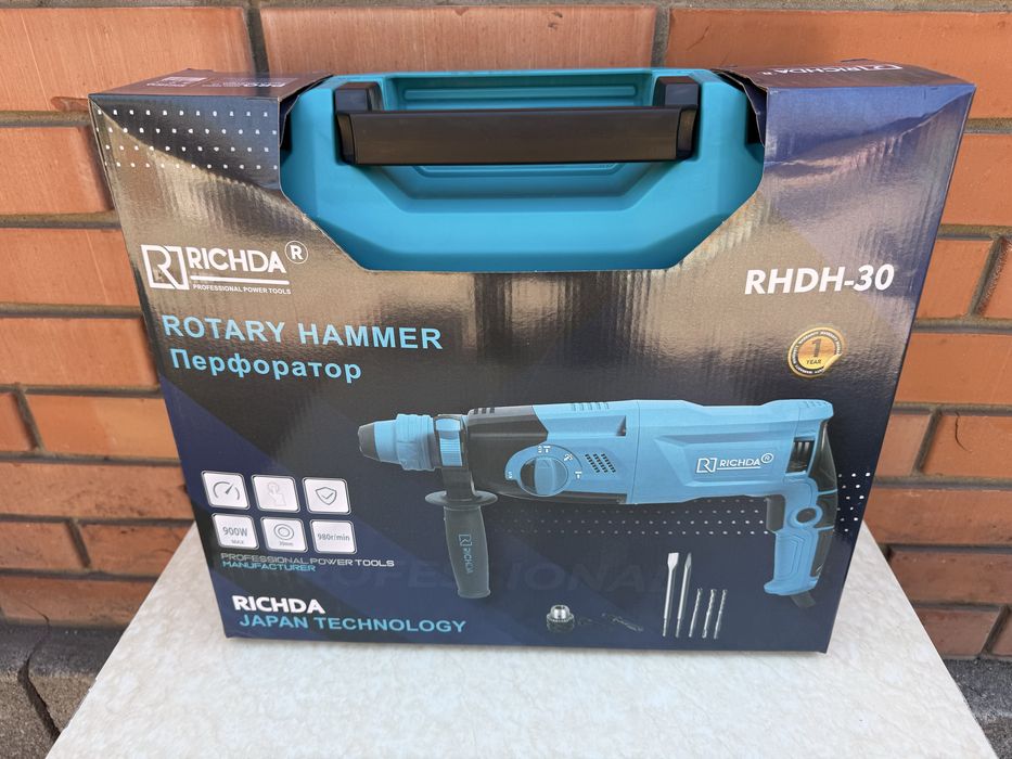 Перфоратор 900W новый