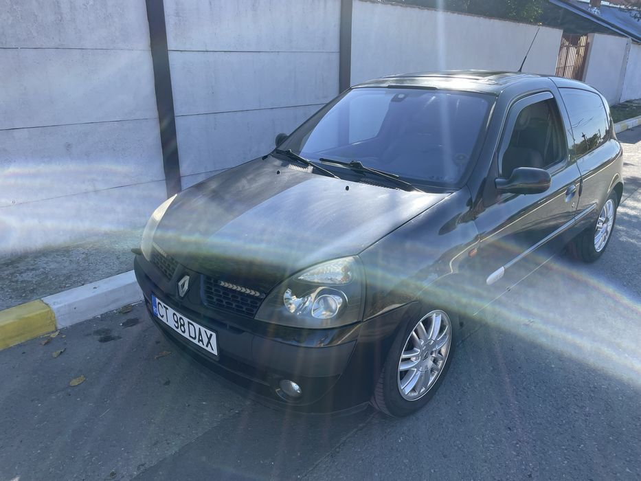 Renault Clio 2002, 3 usi, 1.5dci, 82cp, Initiale Paris