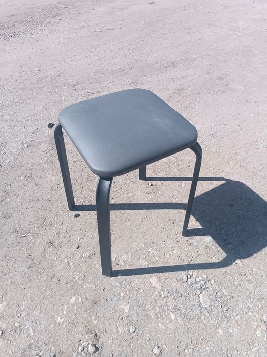 Распродаю стулья