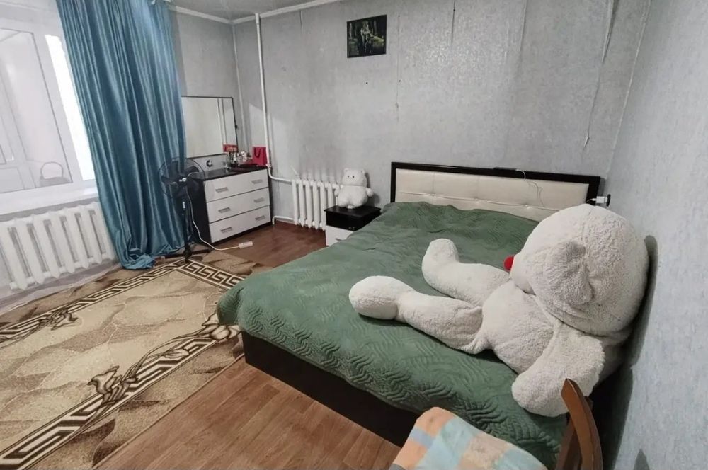 продам 1-ком. 35кв. 5мкр. 2-этаж
