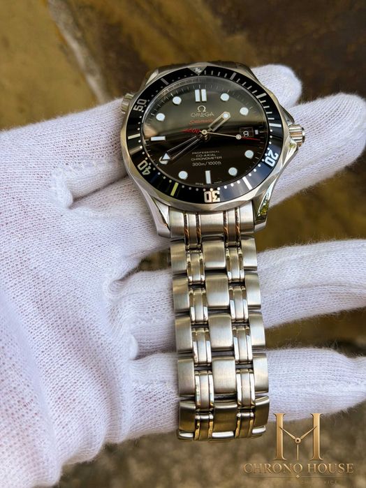 OMEGA Seamaster Diver 300M – 007 Edition