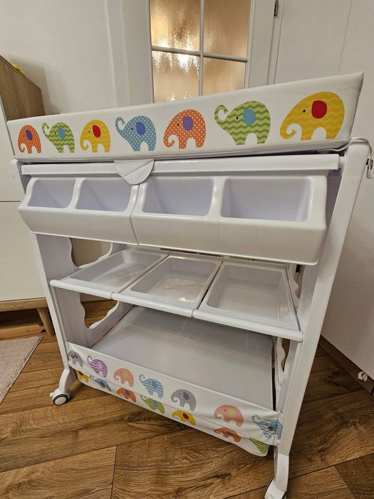 Masa de infasat cu cadă pt bebelusi