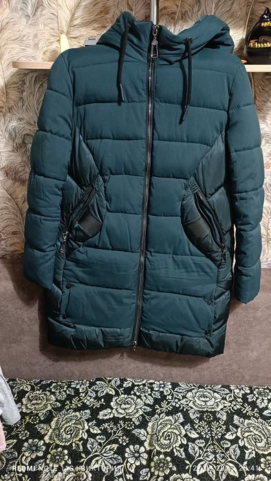 Продам куртку зимнию