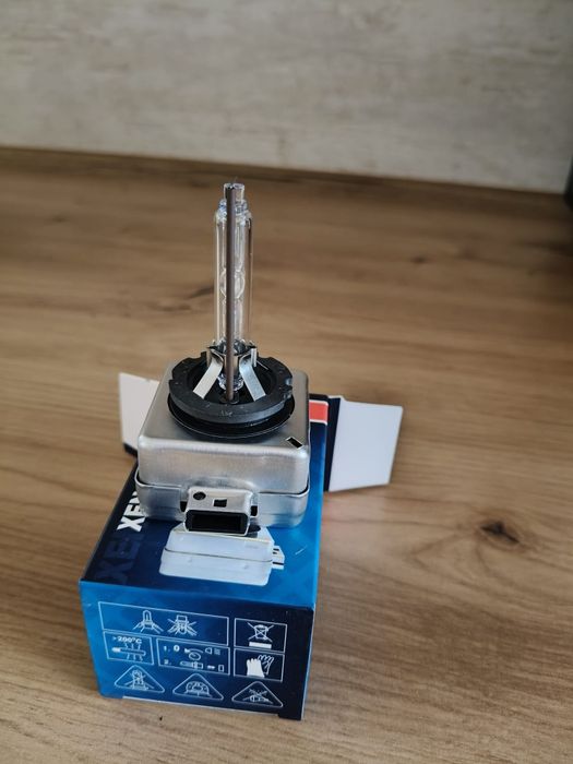 Vând bec xenon supervision