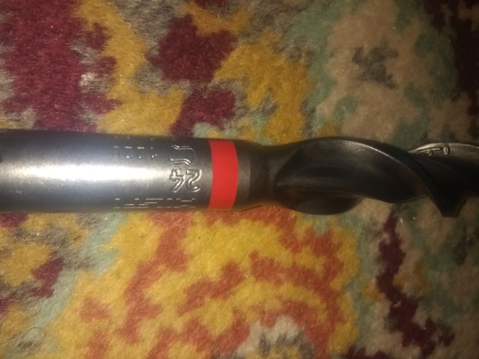 Vând burghiu Hilti SDS 24 nou preț 360 Ron.