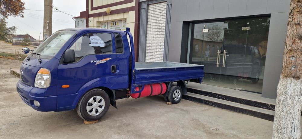 Киа бонго срочно сотилади