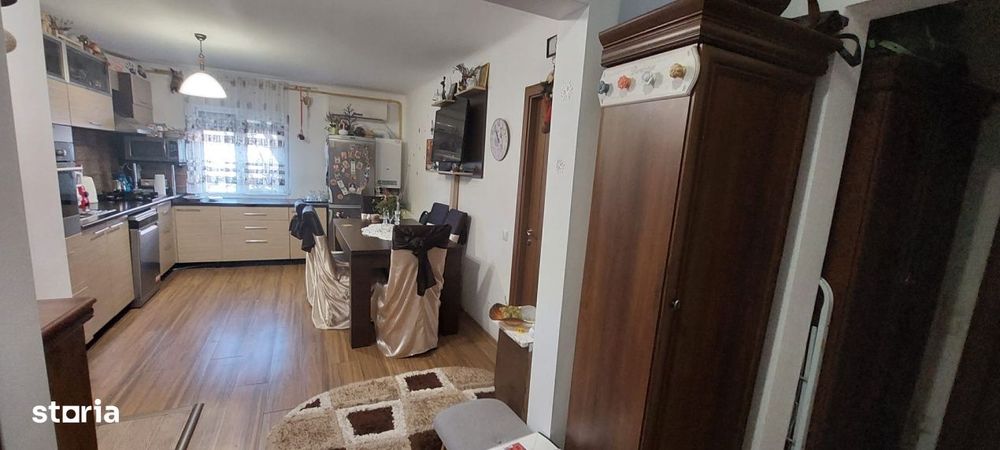 Apartament4 camere, 87.02 mp, zona  1 Mai - Sara