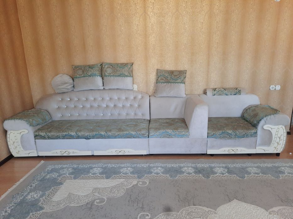 Продам мебельный уголок раскладной цена 90000тг