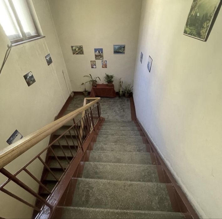 Vând apartament în cartierul Dimitrov