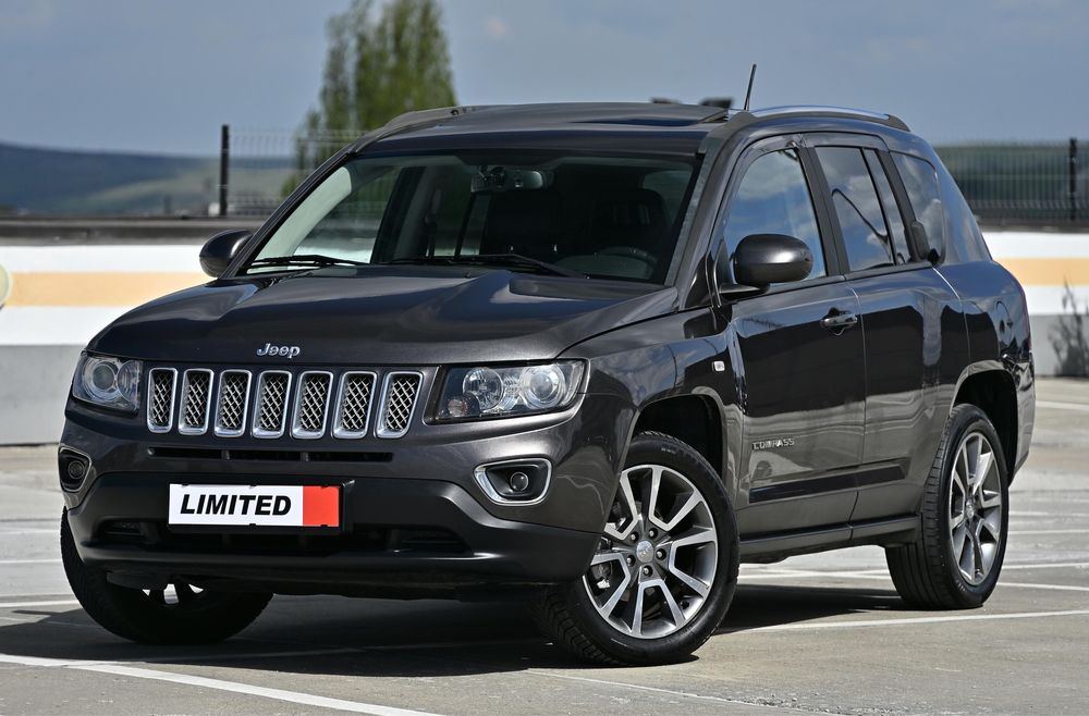 Jeep Compass Limitied 4X4   navi, camera, trapa, piele