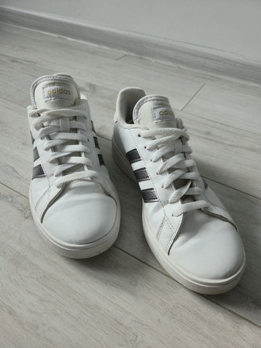 Сникърси  Adidas