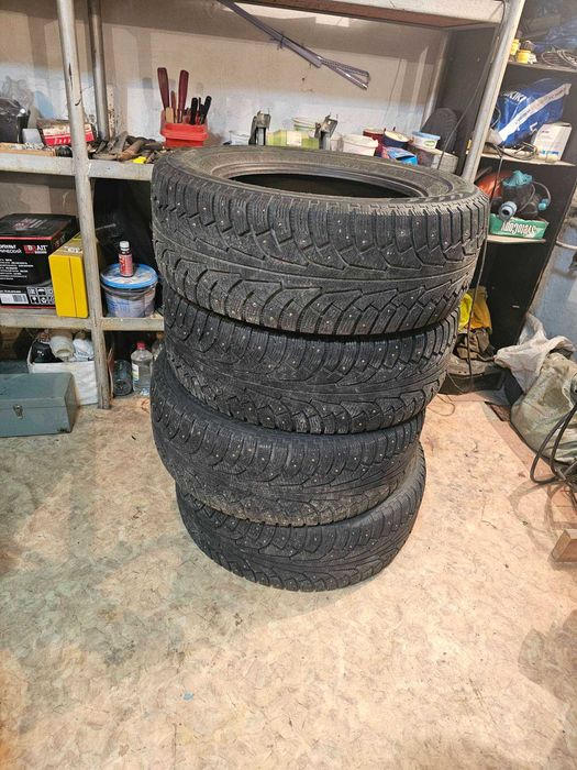 Комплект зимних автошин Nokian б/у