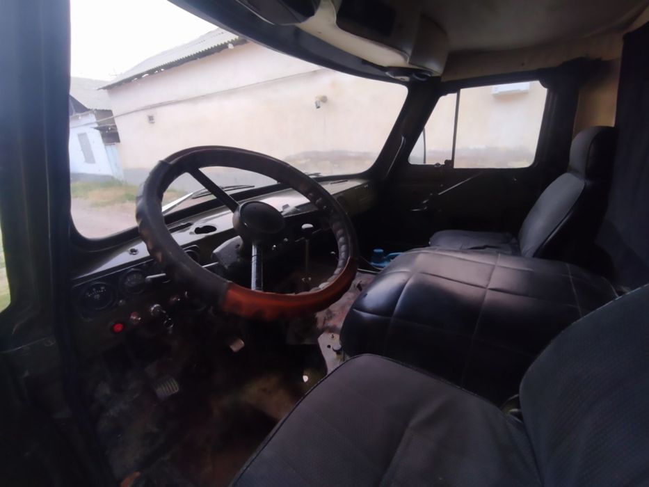 Uaz (Увазик) 1985 yil Holati zor