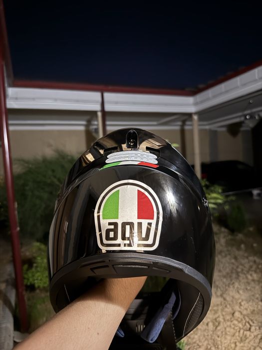 Shlem AGV yahshi holatda