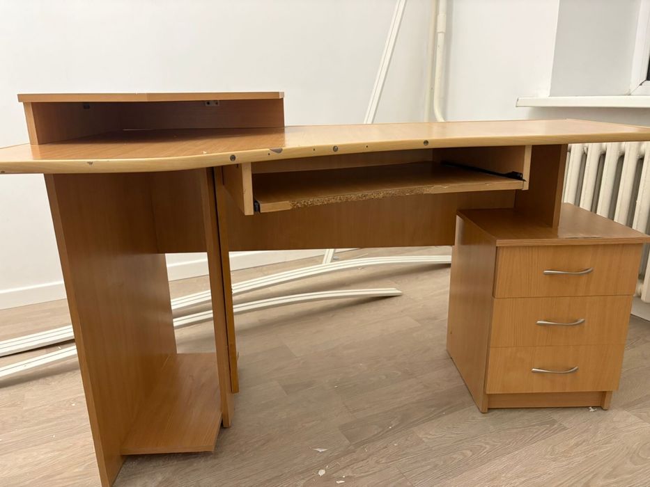 Компьютерный стол