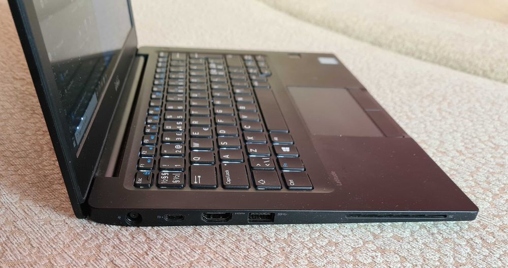 Laptop Dell E7280, Full HD, procesor i5 gen7, 8 GB DDR4, SSD 128 GB
