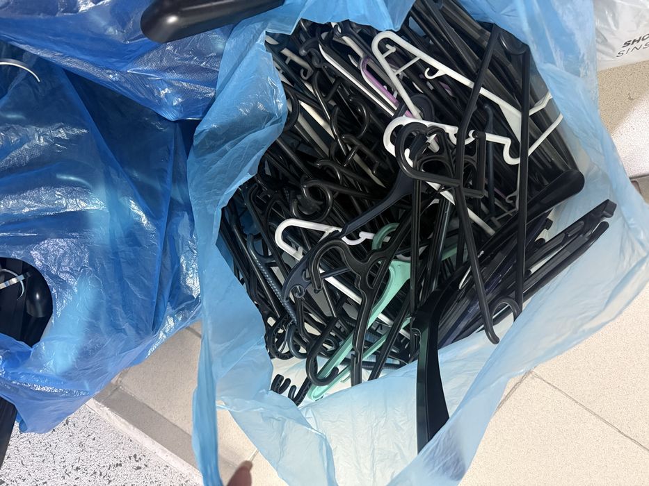 Вешалки для одежды