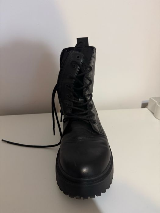 Ghete negre lucioase