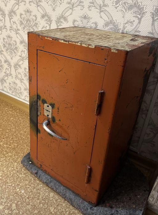 Продам сейф, металический шкаф