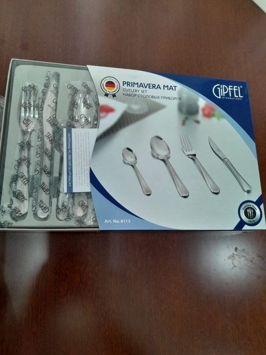 Продам набор столовых приборов
