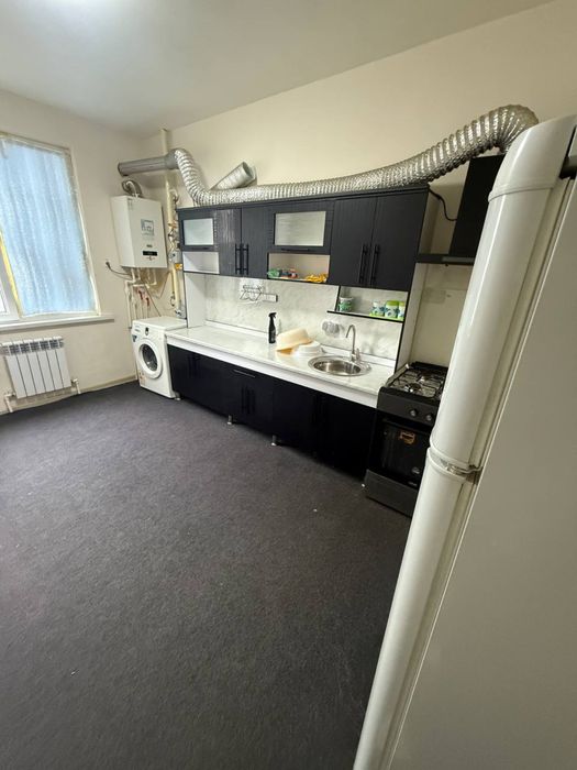 Сергели чоштепа 1 хона 2 хона килинган 9 етажли домнинг 2 чи етажи