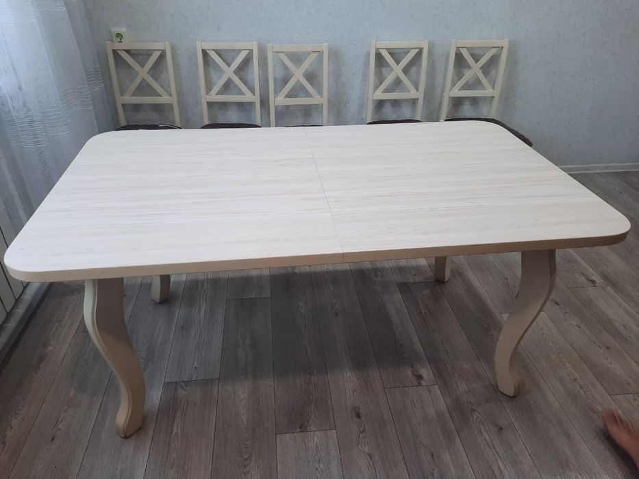 Продам кухонный стол. 55 000. Торг