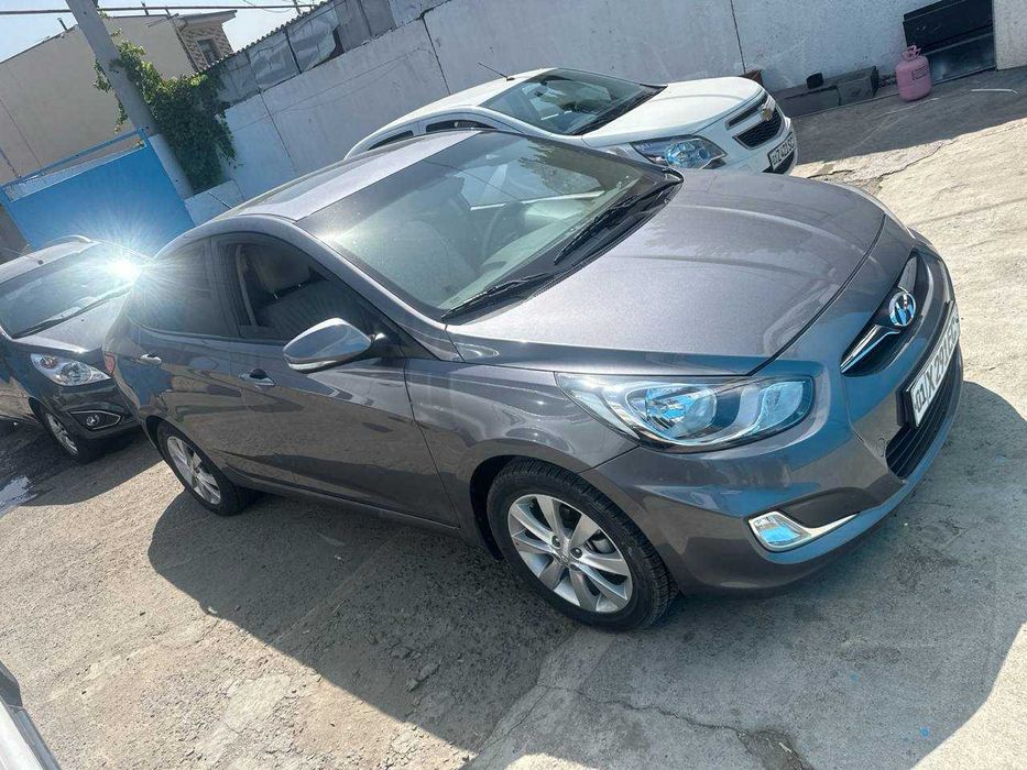 Продаю машину Hyundai