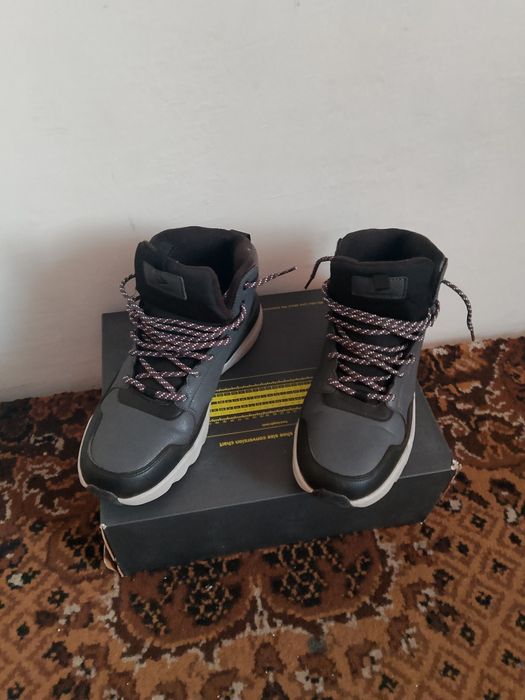 Кроссовки Demix новые