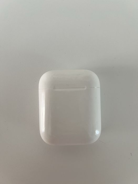Продам Apple Airpods