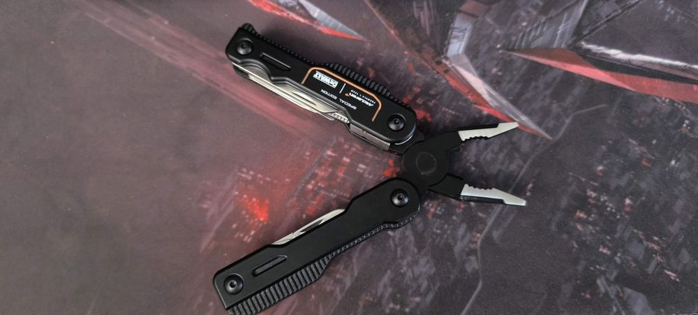 Мультитул DeWalt DWHT71844-9